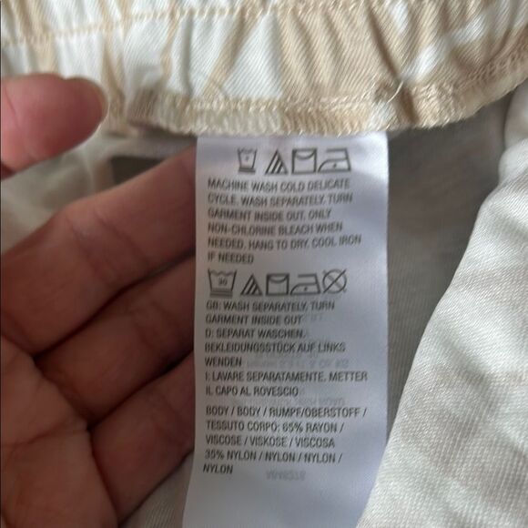 Belle Beach by Kim Gravel Floral Patterned Capri Pants - Picture 3 of 6